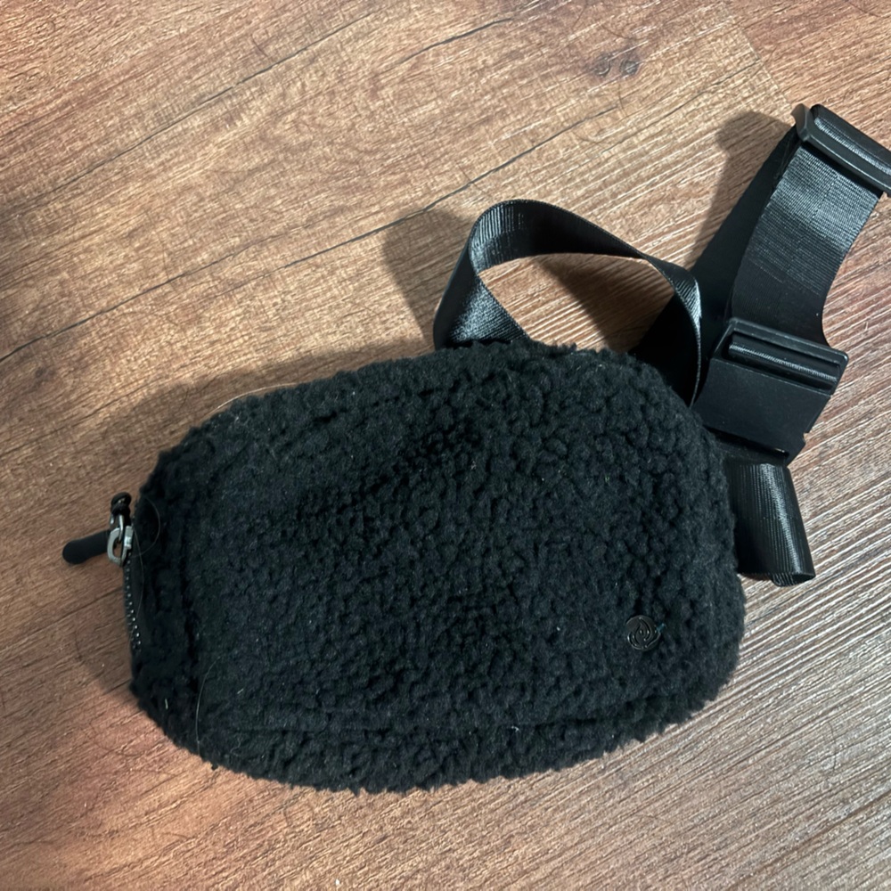 Black Sherpa Belt Bag